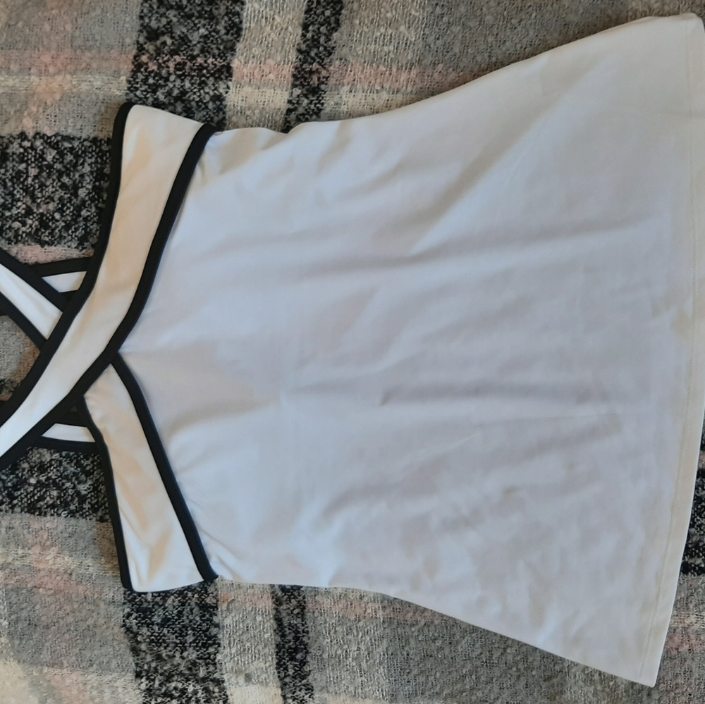 Fabletics white too - Picture 2 of 6